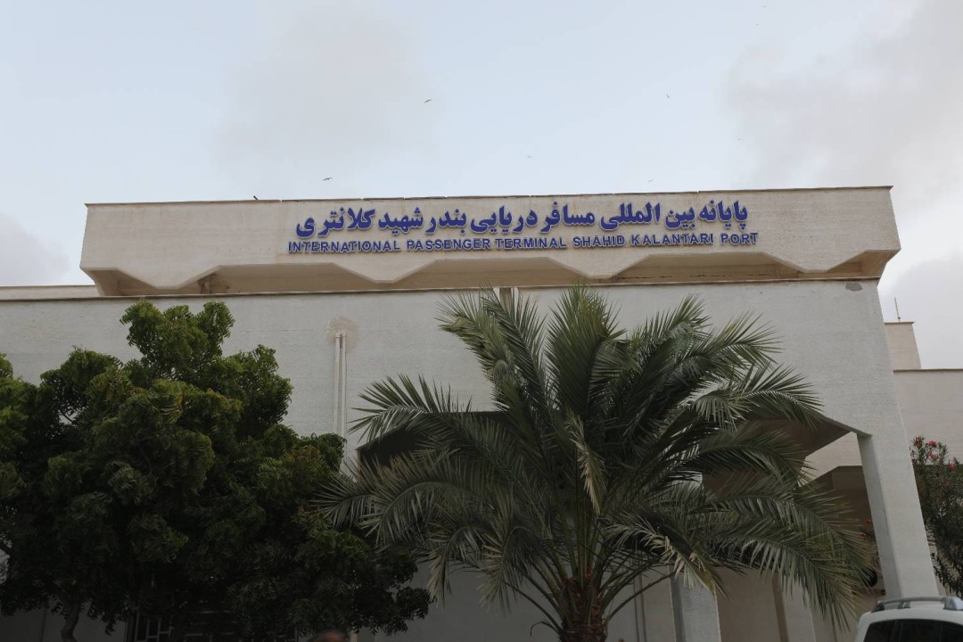 چابهار به مسقط رسید