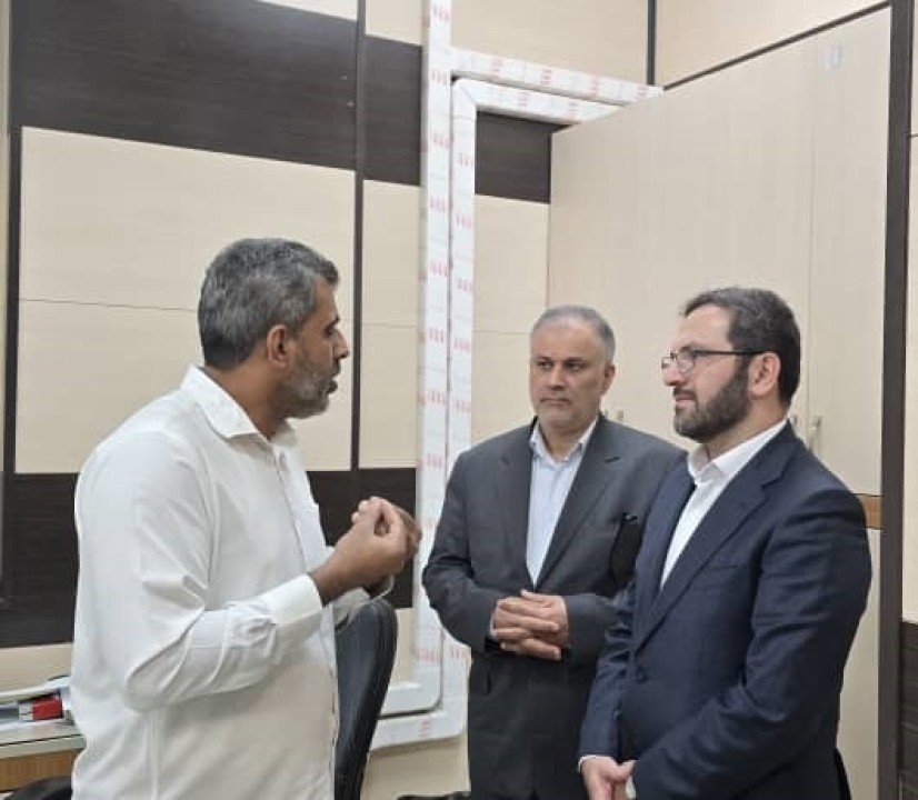 بازدید سرزده مدیرعامل بانک کشاورزی از شعبه جاسک