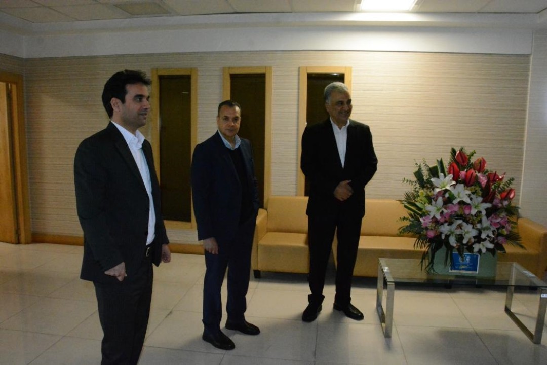 دیدار جمعی از مدیران ارشد بانك صنعت و معدن با همكاران معاونت مالی و بین الملل به مناسبت روز حسابدار