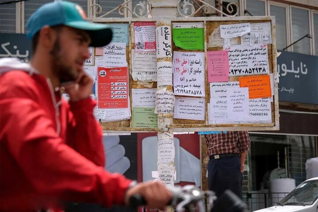 شکاف فزاینده حداقل مزد کارگری سال‌های اخیر با معیشت در آینه آمار / سقوط تکان‌دهنده قدرت خرید حداقل دستمزد در ۱۴۰۴