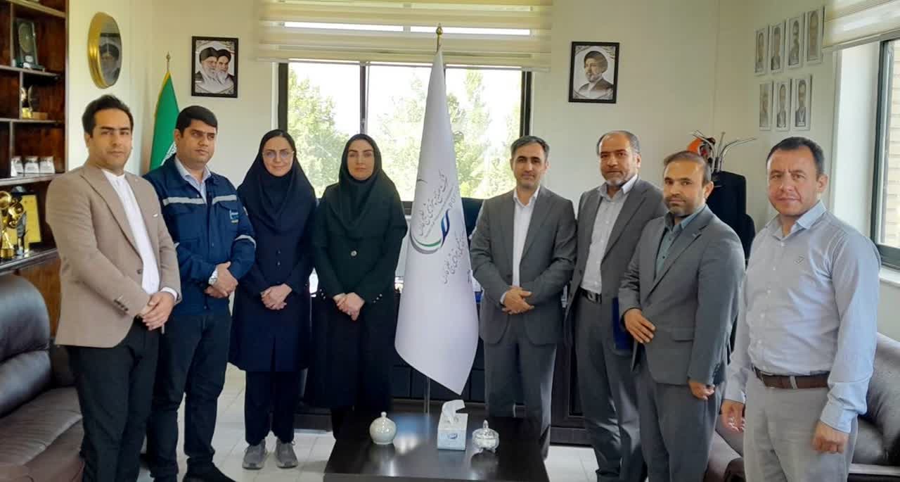 پتروشیمی ارومیه فیروزه ای شد